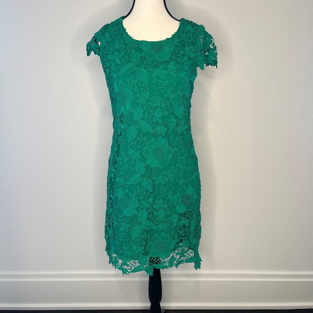 Solitaire - Women's Green Dress with Lace Overlay, Size Small